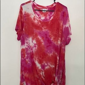 Maternity tie-dye shirt